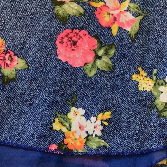 2/$20 Janice sleeveless shirt- Small - Picture 6 of 10